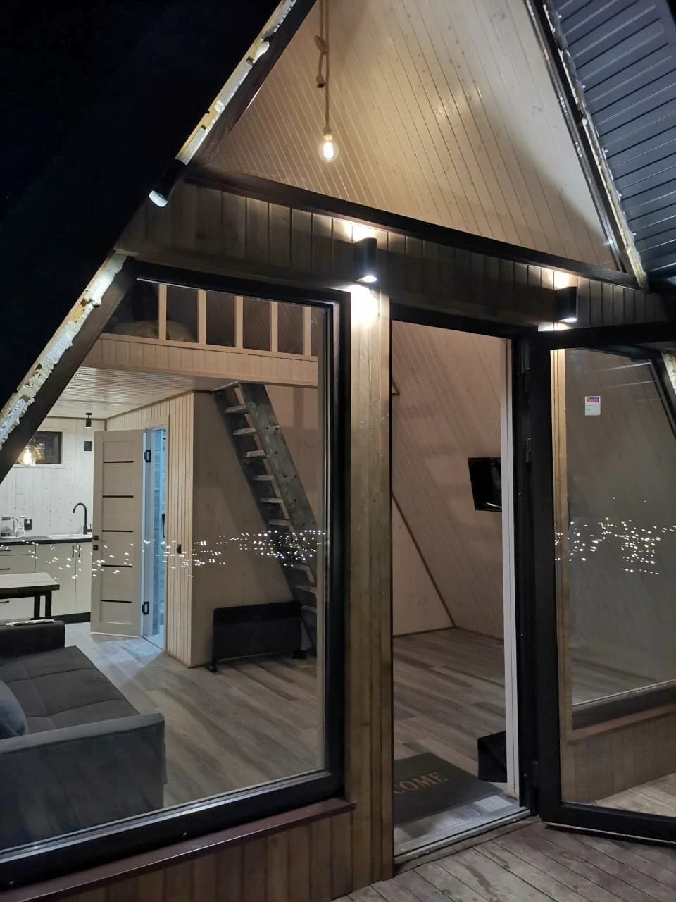 Вечерний вход в A-frame